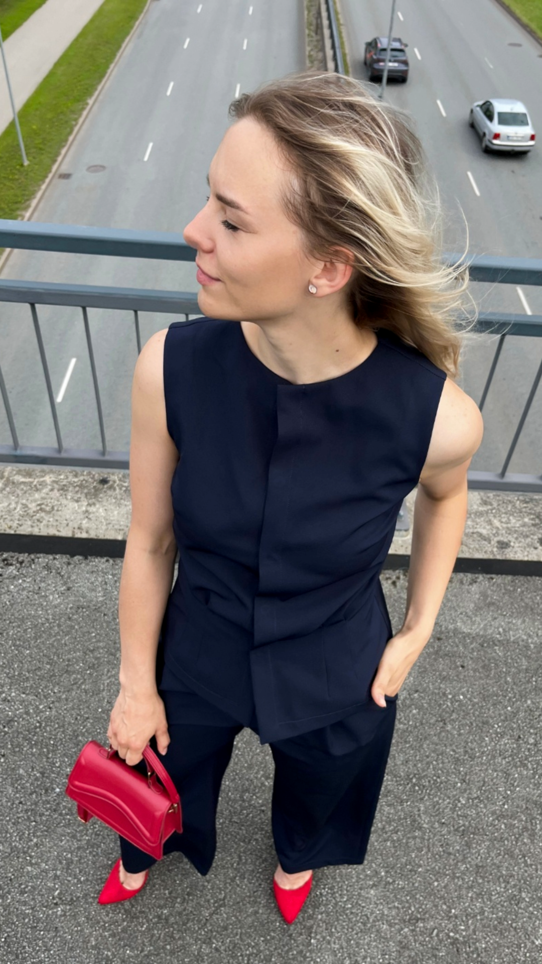 Eleganta tumši zila veste ar slēpto aizdari - Image 2
