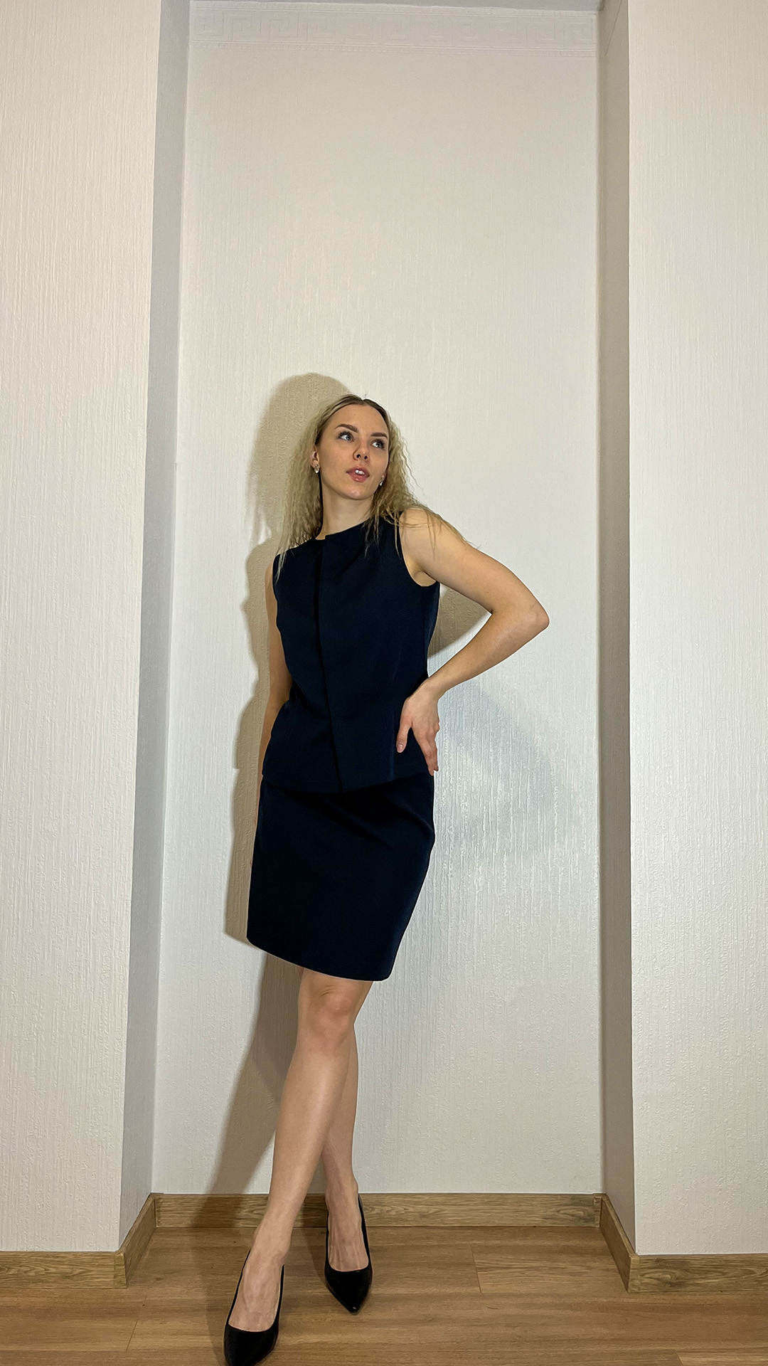 Elegants tumši zils svārku komplekts - Image 2
